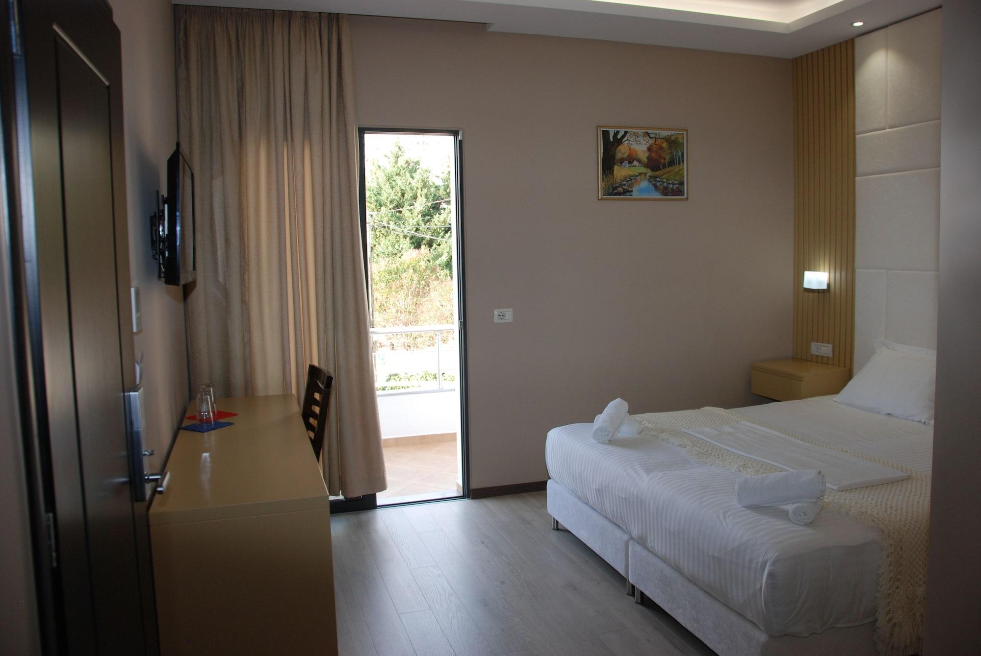 Hotel Strora Sarandë Exteriör bild