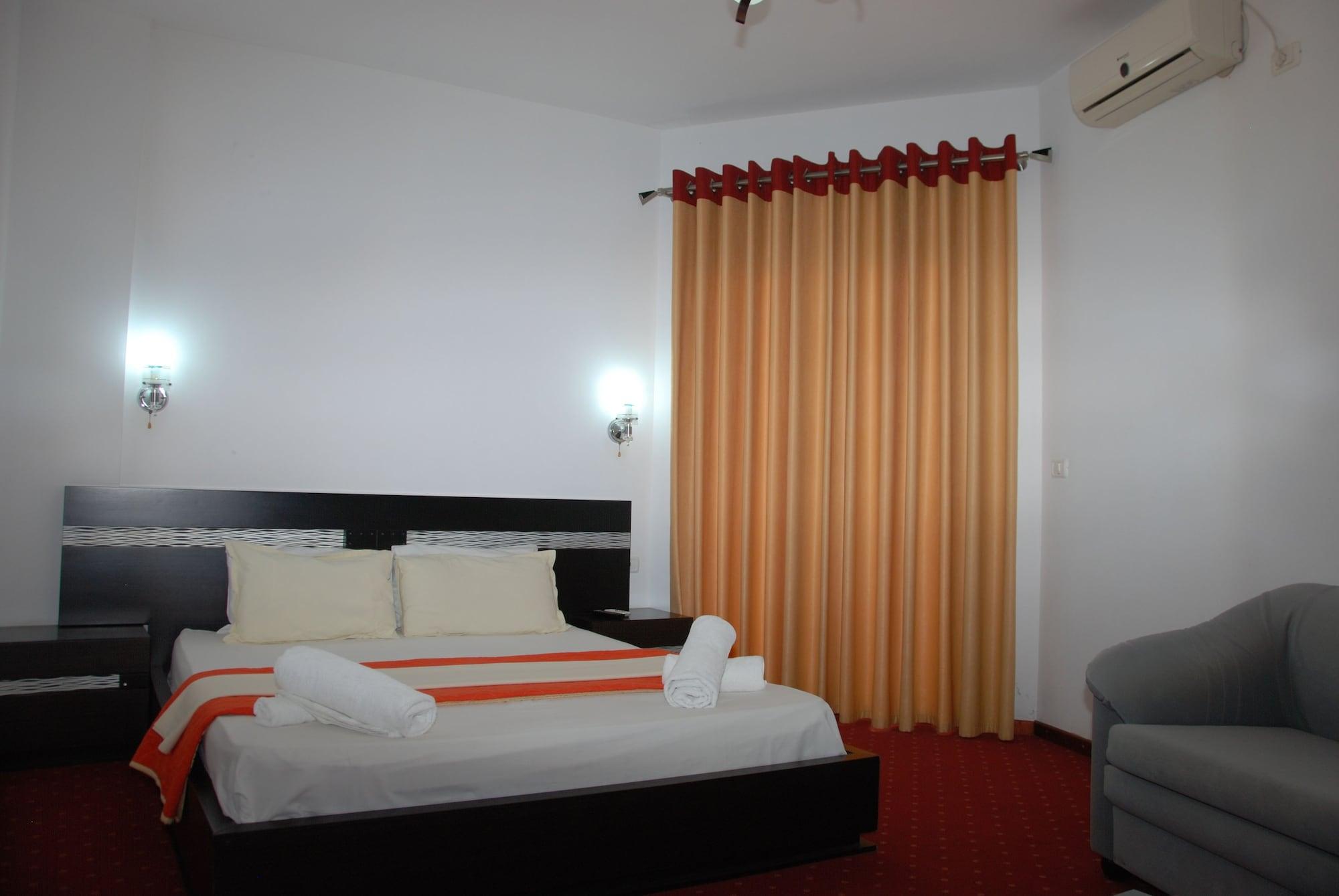 Hotel Strora Sarandë Exteriör bild