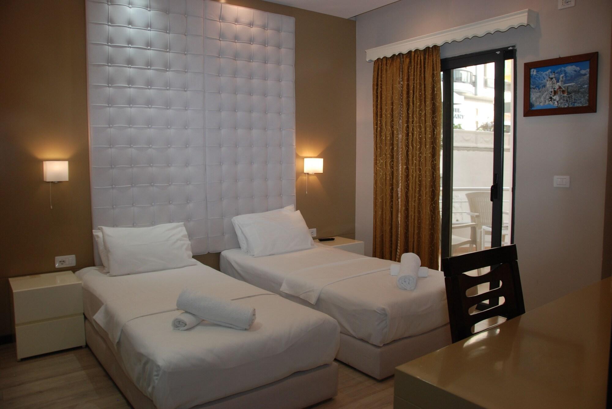 Hotel Strora Sarandë Exteriör bild