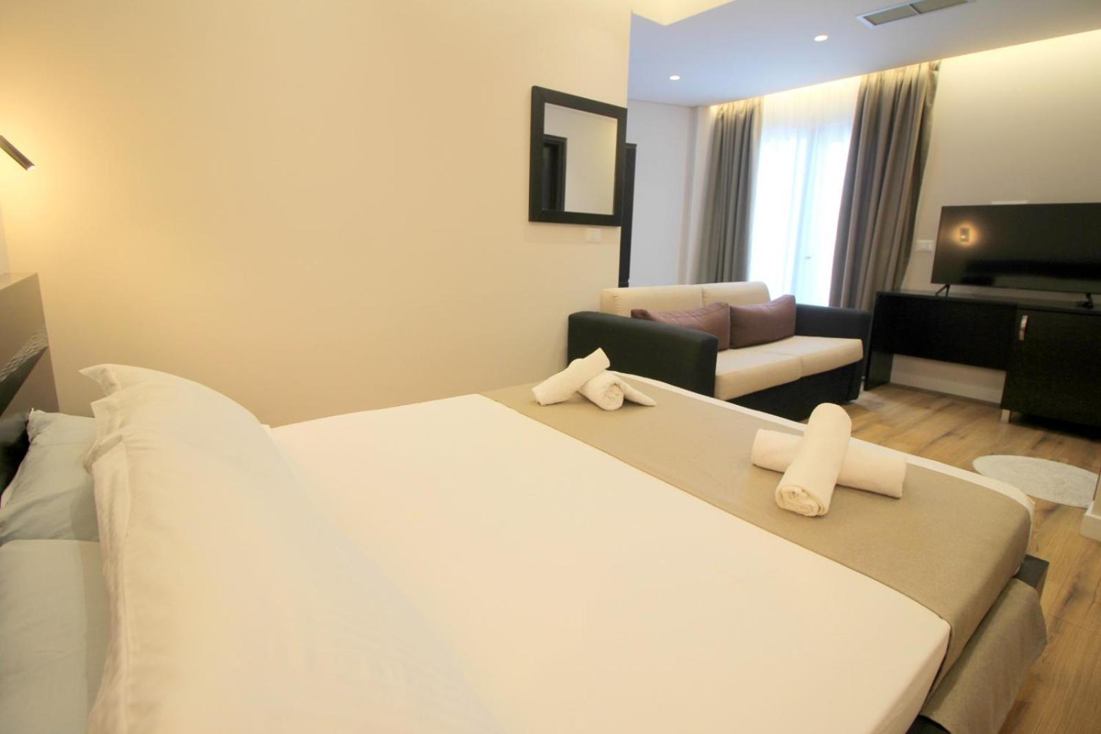 Hotel Strora Sarandë Exteriör bild