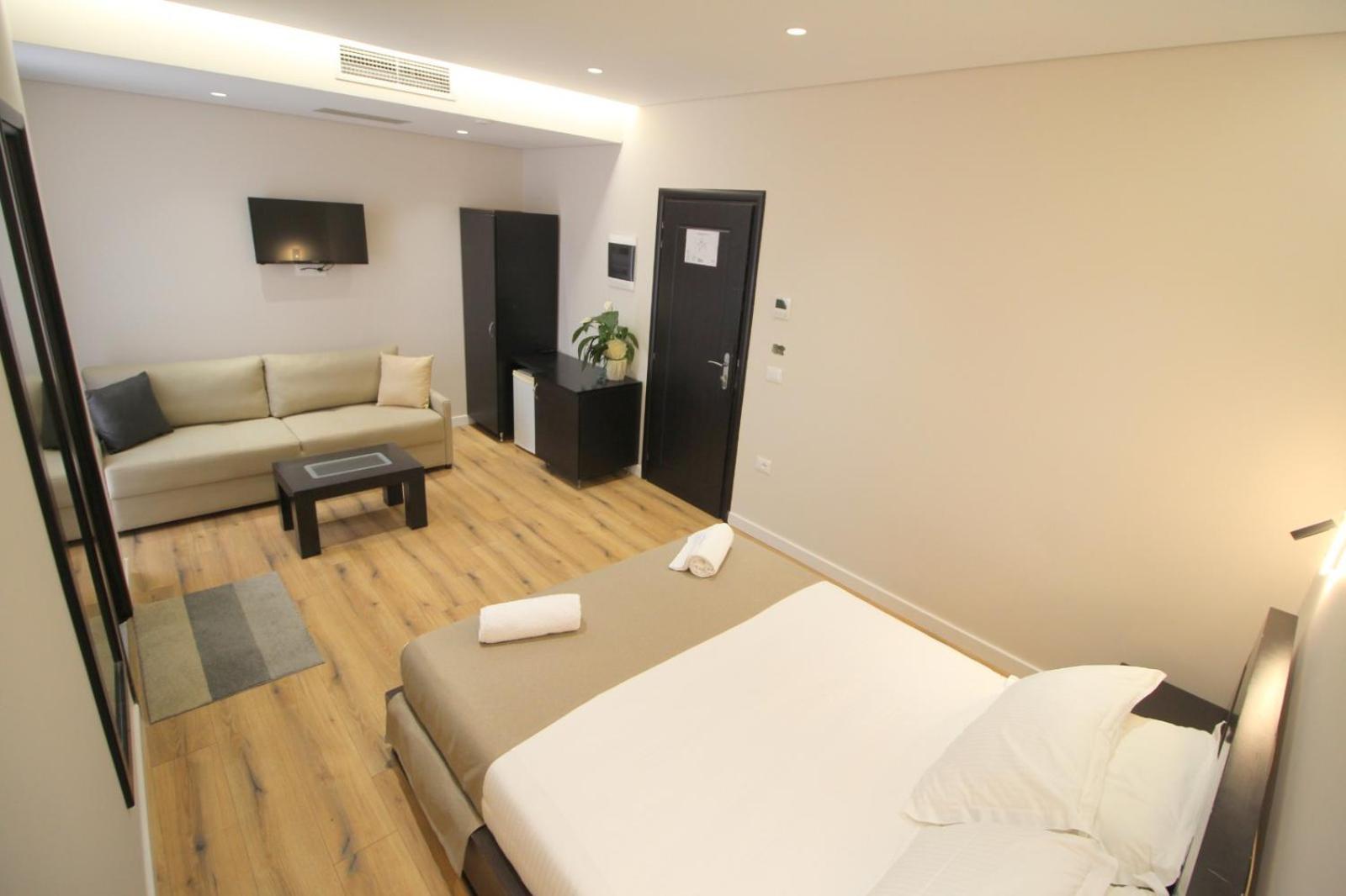 Hotel Strora Sarandë Exteriör bild