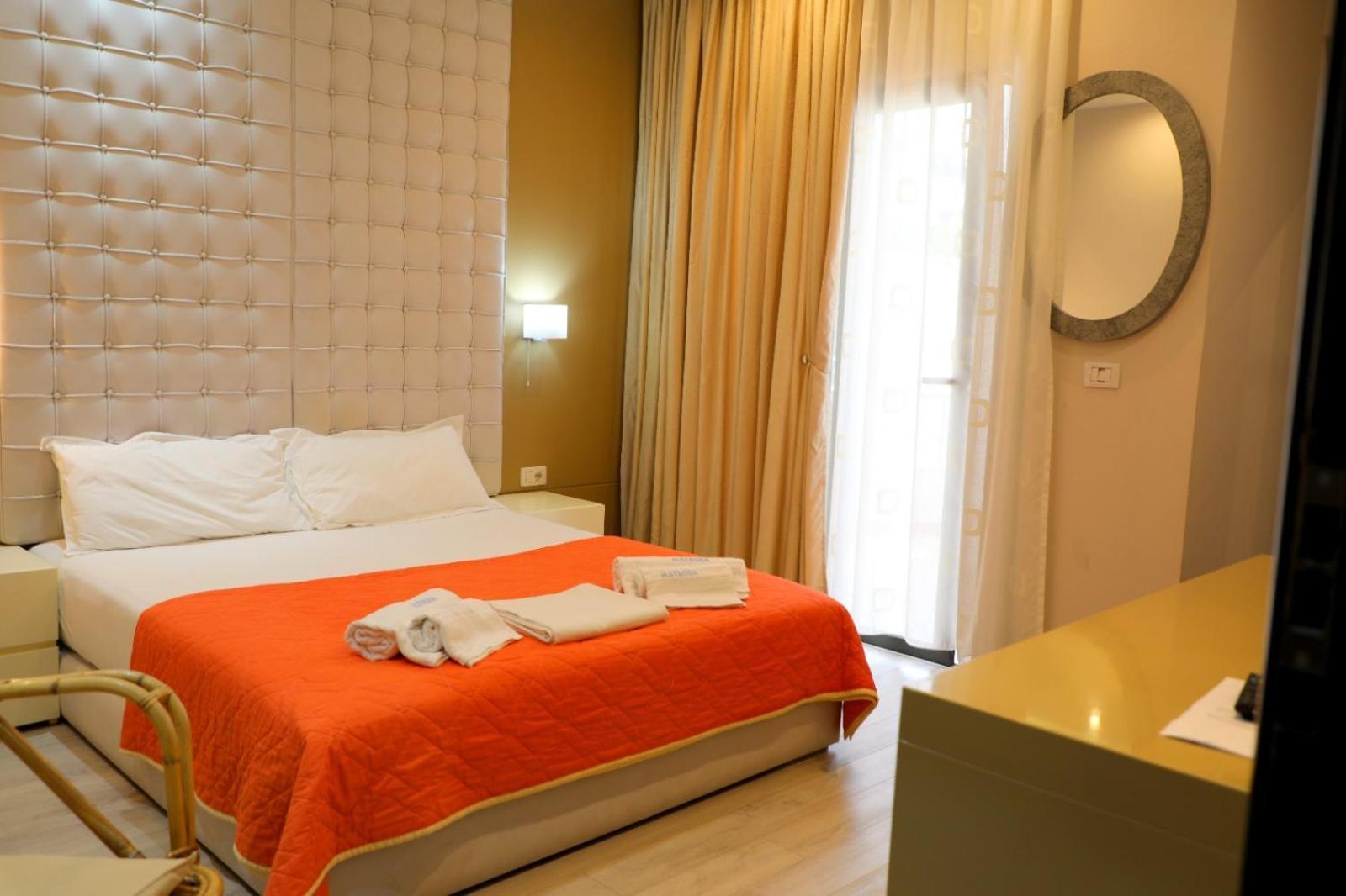 Hotel Strora Sarandë Exteriör bild