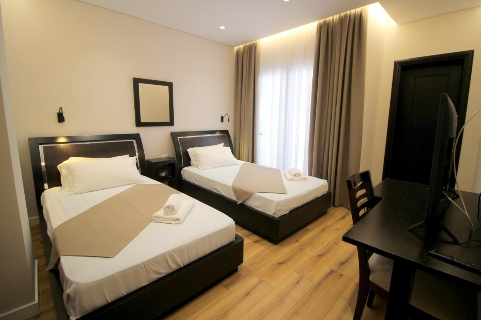 Hotel Strora Sarandë Exteriör bild