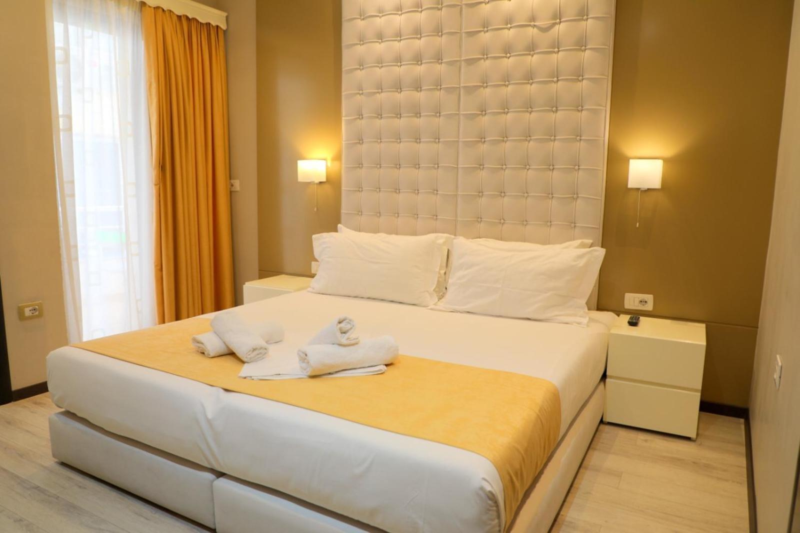 Hotel Strora Sarandë Exteriör bild