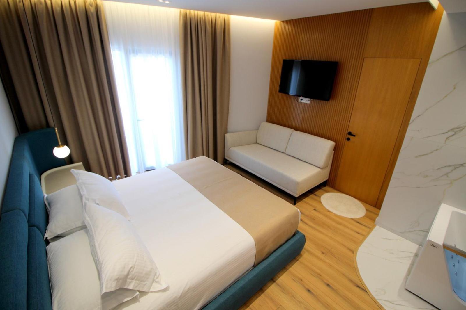 Hotel Strora Sarandë Exteriör bild