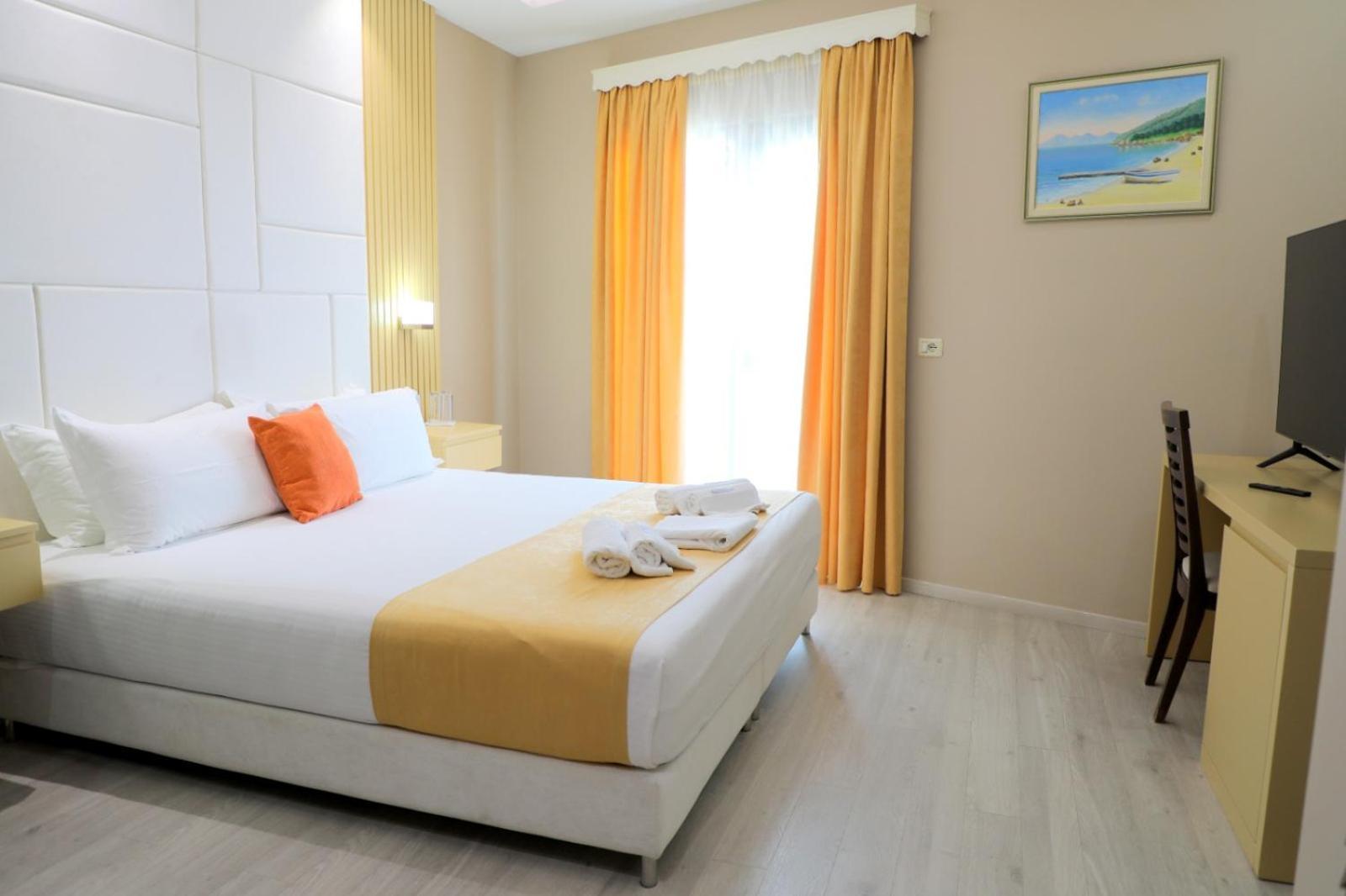 Hotel Strora Sarandë Exteriör bild