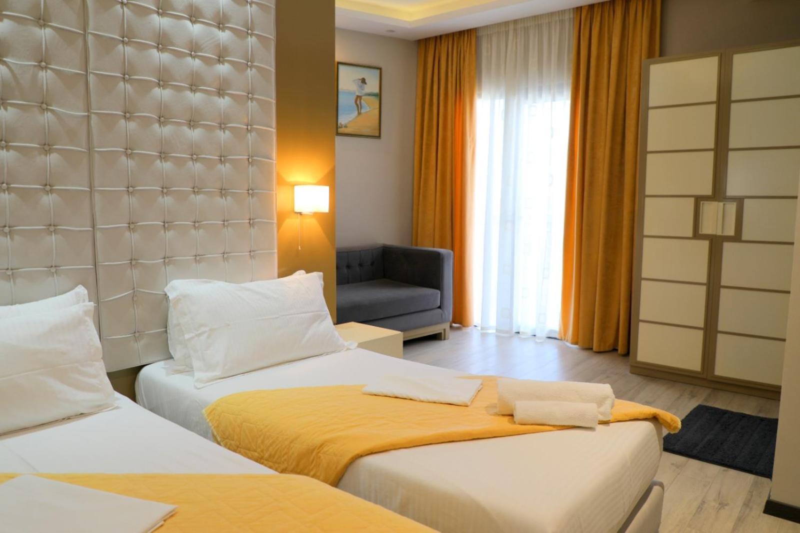 Hotel Strora Sarandë Exteriör bild